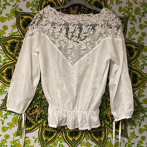 Vintage white flowery blouse